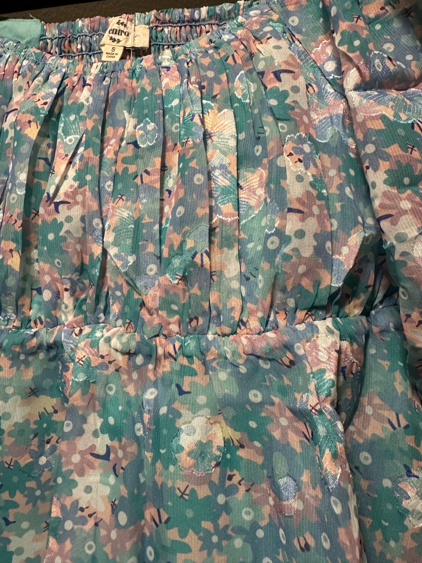Blue floral print puff sleeve, square neck top image 2