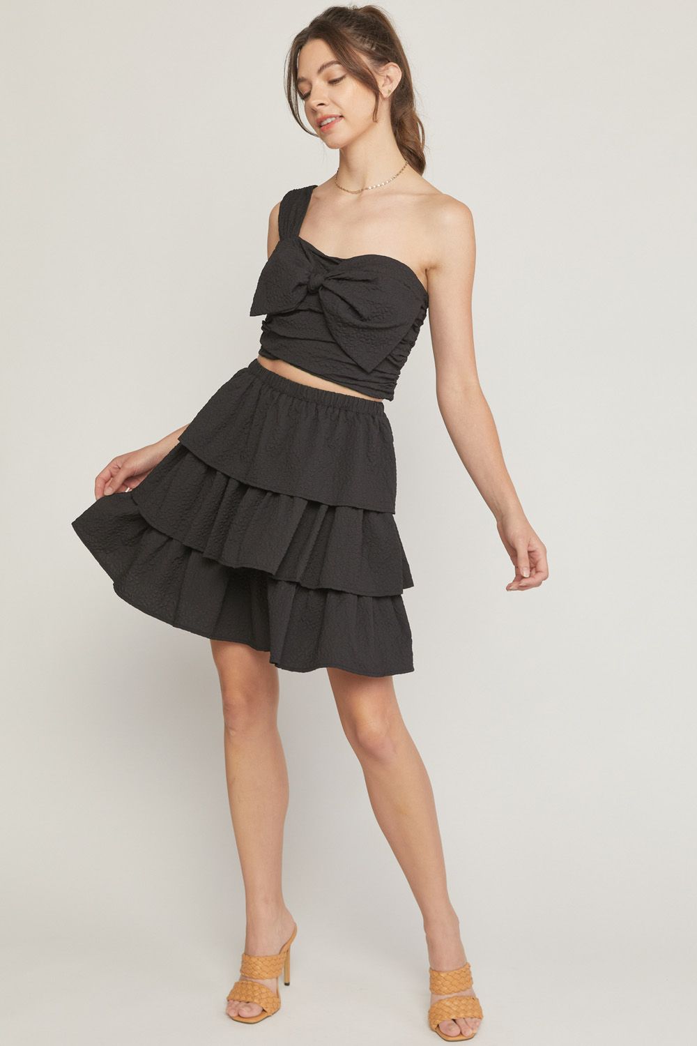 Black textured ruffle tiered mini skirt  image 4