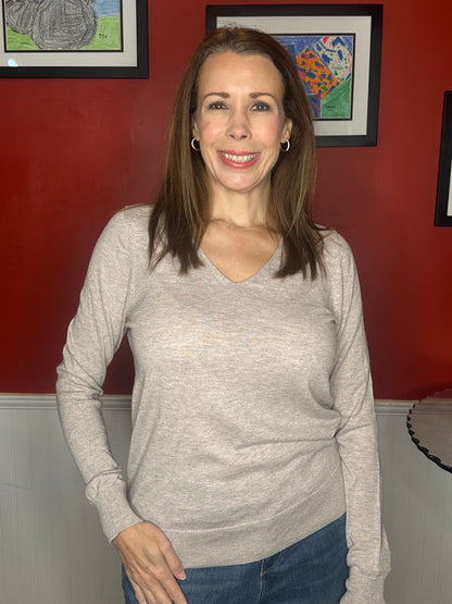Classic Essential V Neck Pullover