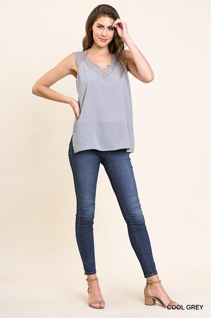 Sleeveless V-Neck Floral Lace Cami Top with Side Slits image 2
