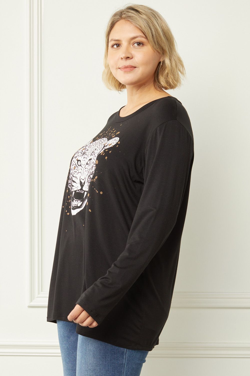Black tiger print graphic scoop neck top image 1