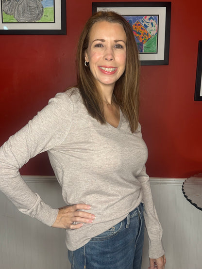 Classic Essential V Neck Pullover