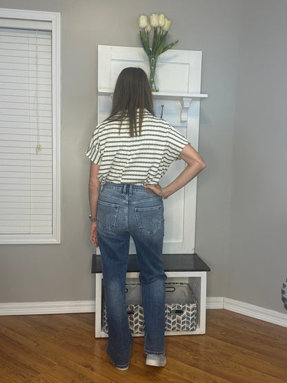 Judy Blue Mid Rise 90s Straight Jeans