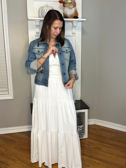 White solid v-neck sleeveless tiered maxi dress