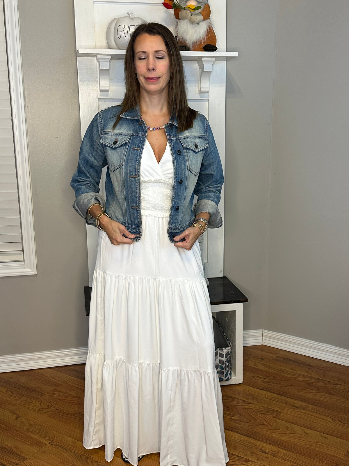 White solid v-neck sleeveless tiered maxi dress