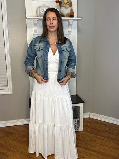 White solid v-neck sleeveless tiered maxi dress