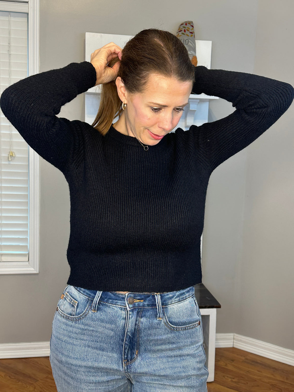 Long Sleeve Crew Neck Sweater Top - Black