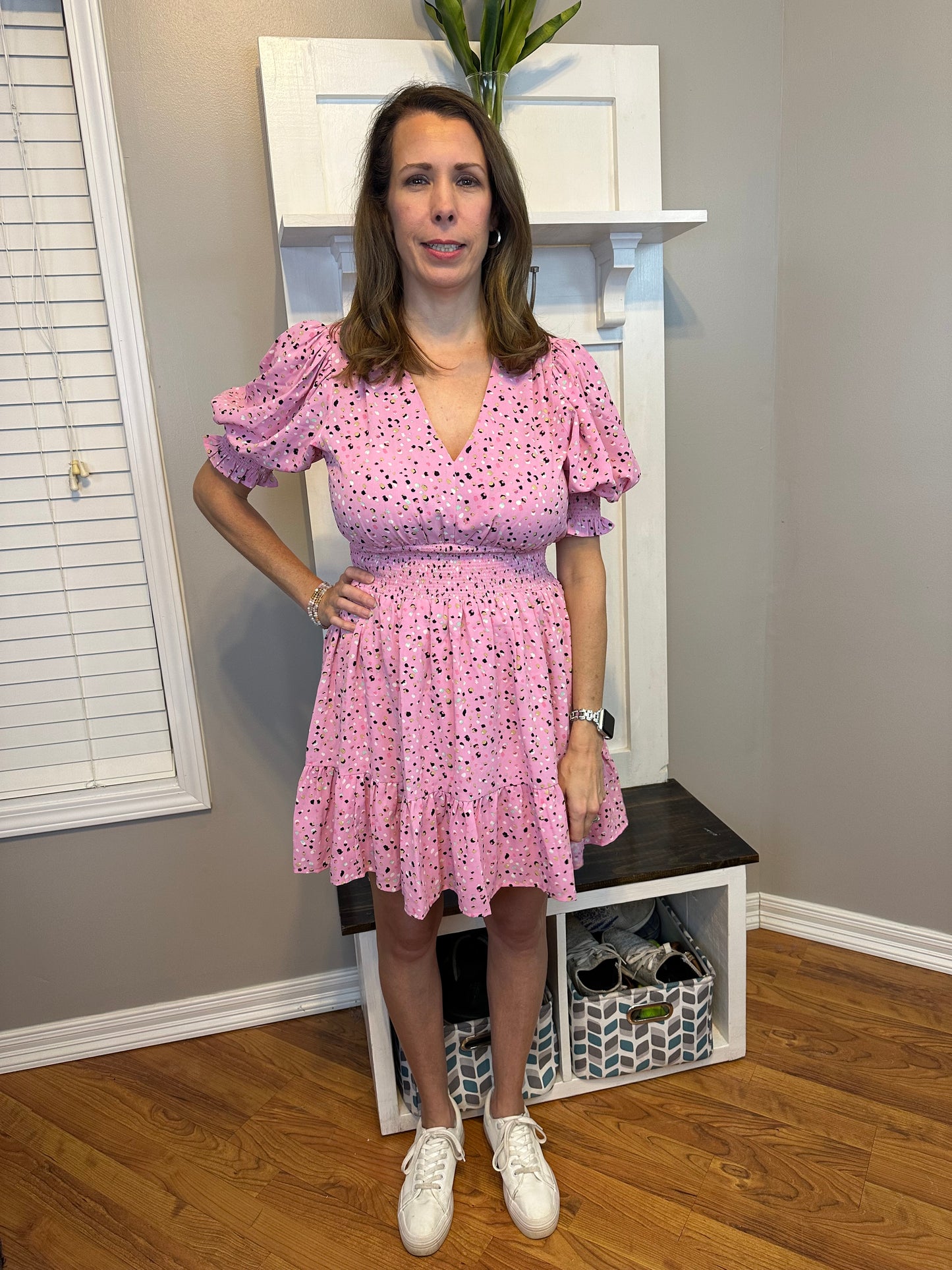 Dotted v-neck 1/2 sleeve mini dress