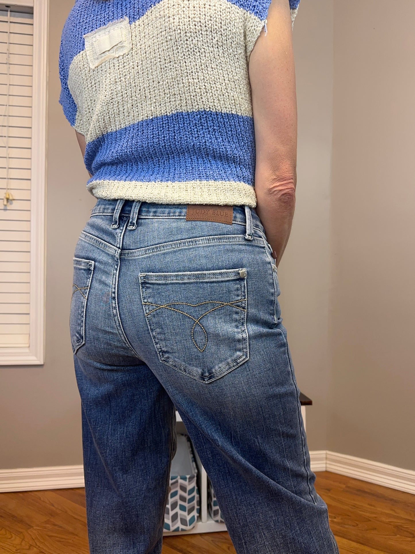 Judy Blue Mid Rise 90s Straight Jeans