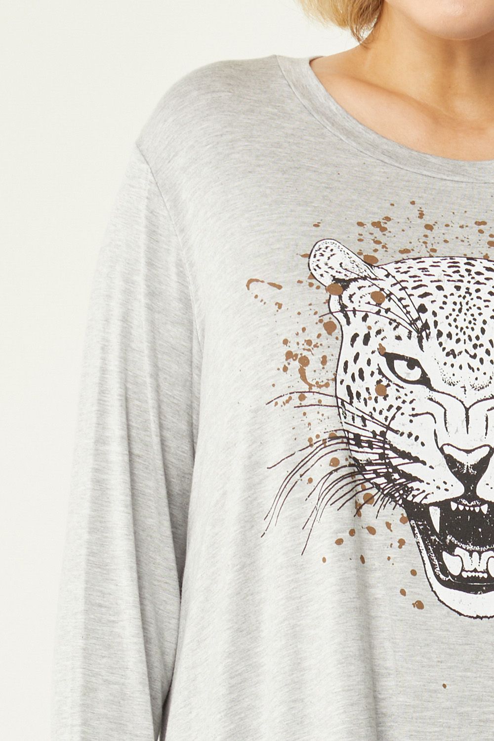 Grey tiger print graphic scoop neck top image 5