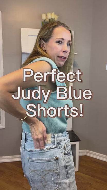 Judy Blue High-Waisted Rigid Magic Dad Short With Cell Phone Back Pockets